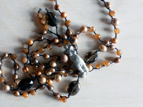 Close up of GJ's cast body.