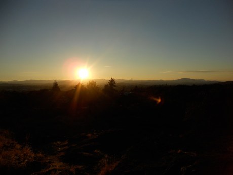 Gorgeous. One night earlier and we would have seen a much pinker sky, say our friends who visit this spot regularly at sunset.