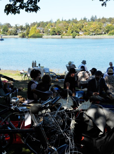 Many large trees provided welcome shade to the picnickers.