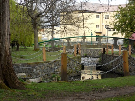 Would be a great picnic spot, so quiet and peaceful!